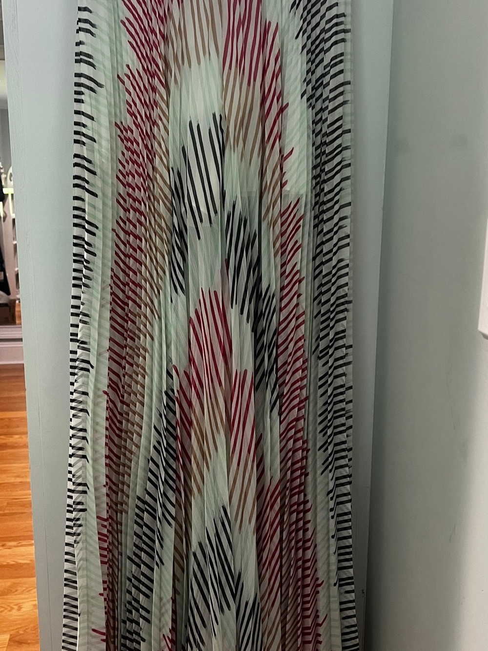 Alice + Olivia Striped Pleated Pants in Mint, Black & Red size 4